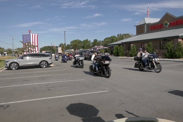 Motorcycle Ride to Savannah Supports Veterans with Texas Roadhouse